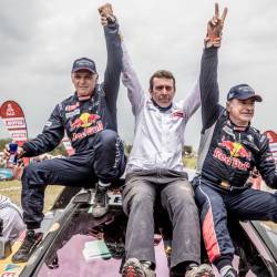 DAKAR 2018 vince Carlos Sainz con la Peugeot 3008 DKR Maxi. 