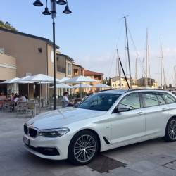 BMW Serie 5 Touring, la “coda” si vede ma non si sente