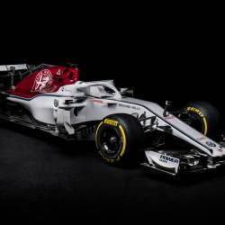 Alfa Romeo-Sauber, ecco la C37 rossa e bianca pronta per il mondiale di F1 2018